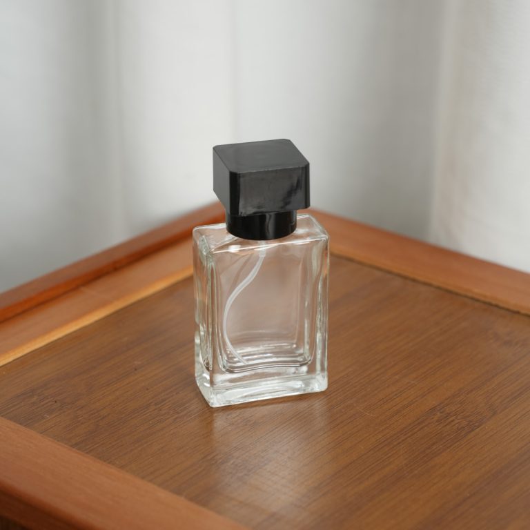 30ml 透明螺口扁方 (4)