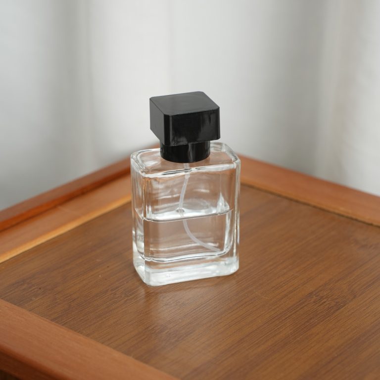 50ml 透明螺口扁方 (2)