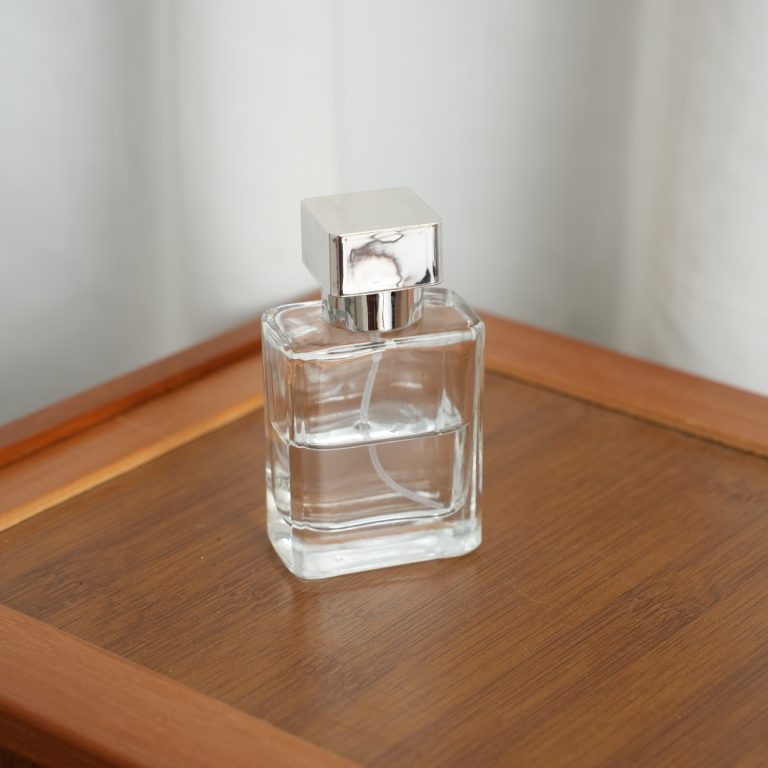 50ml 透明螺口扁方 (3)