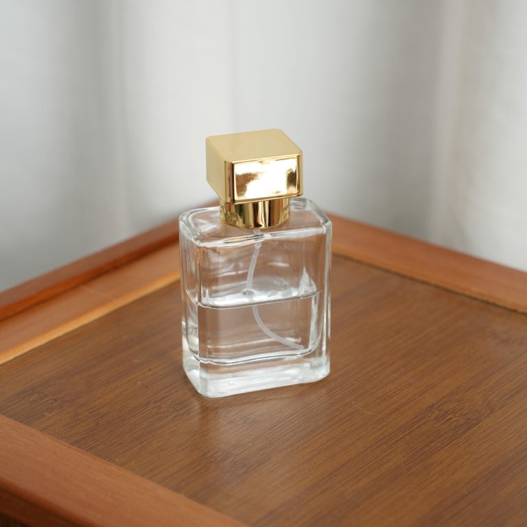 50ml 透明螺口扁方 (4)